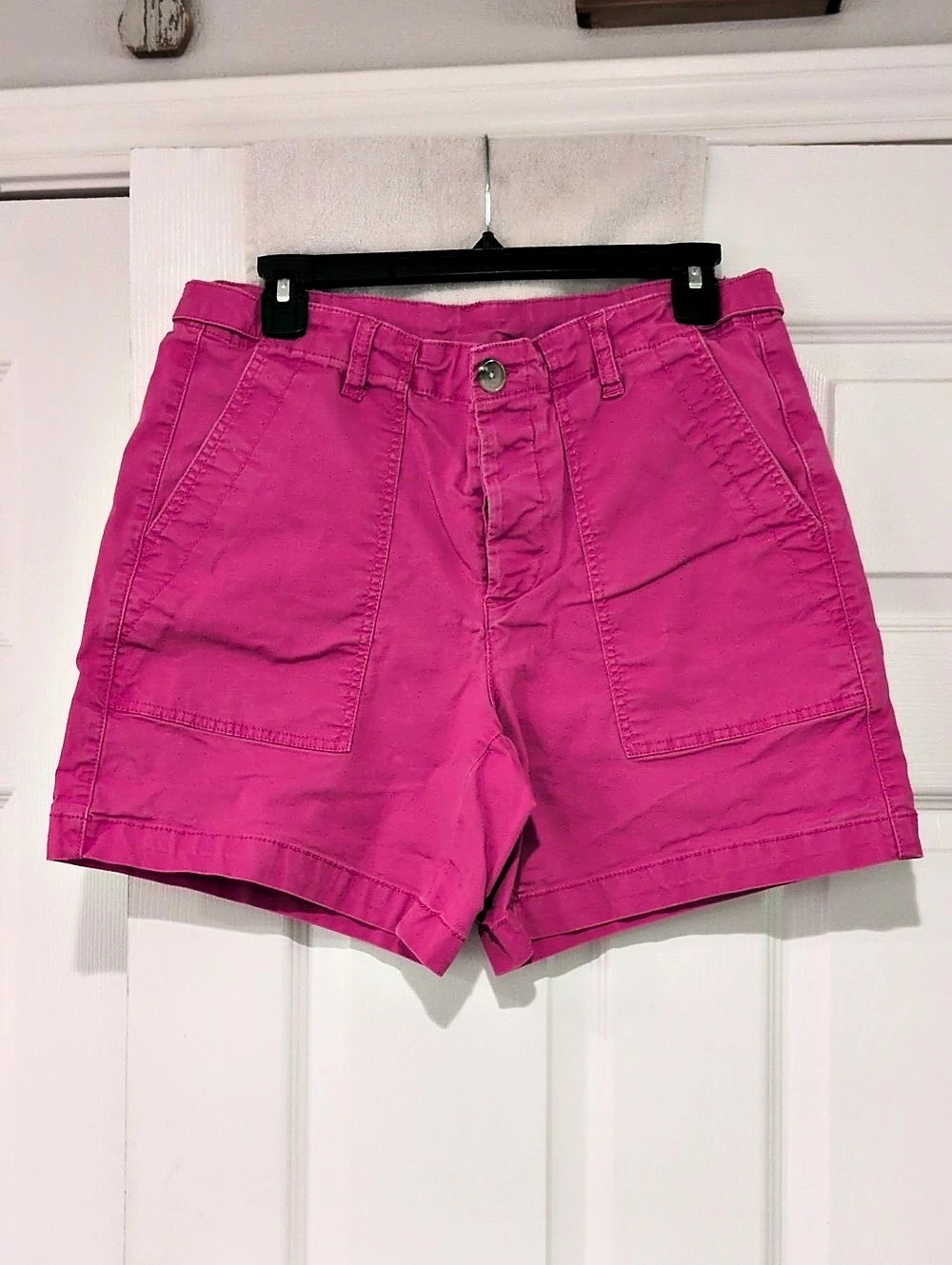 cabi Cargo Shorts in Pink Size 10